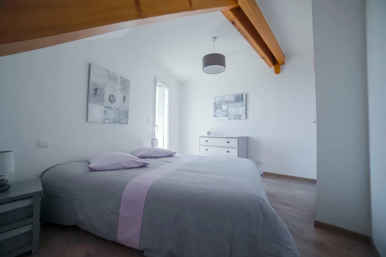 Holiday home Gite Laurieraphael Pugny-Chatenod